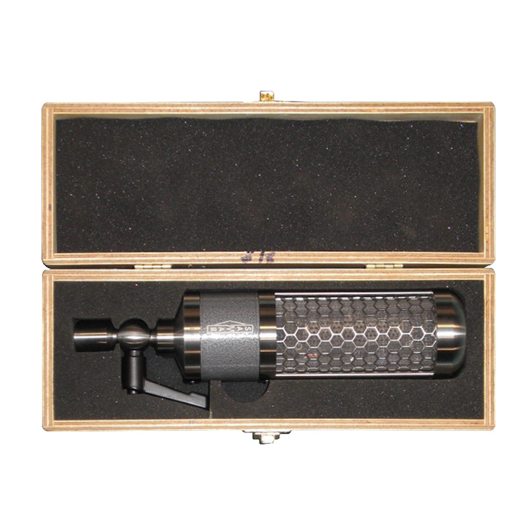 thumb image of AL39 microphone in box